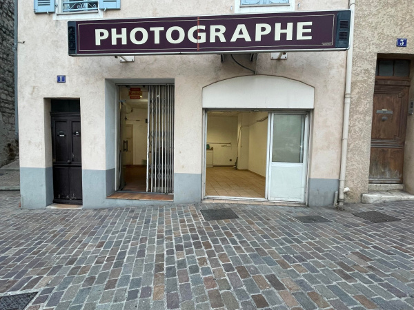 Location Immobilier Professionnel Local commercial Vallauris 06220